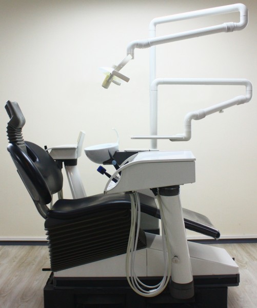 Sirona Behandlungseinheit C2+ Zahnarztstuhl